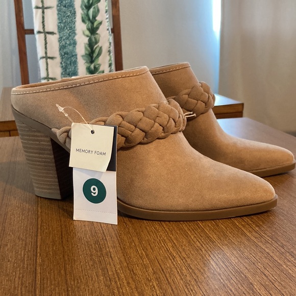 Target Universal Thread Women’s Ankle Boot - Picture 2 of 6